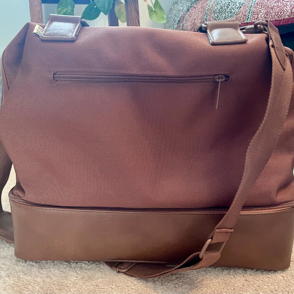 Beis Full Size Weekender Bag in Maple- only used once. - Picture 2 of 4